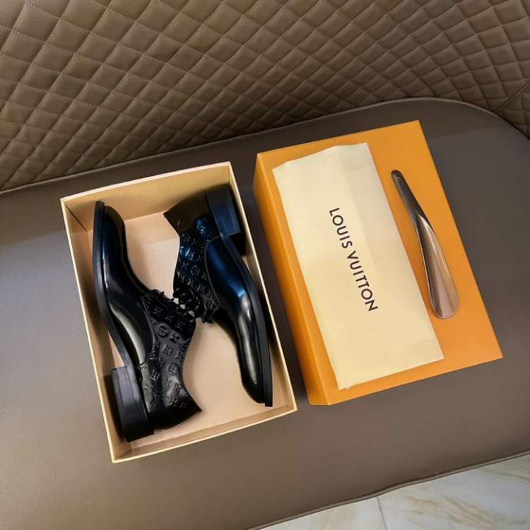 Picture of Louis Vuitton Shoes _SKULVsz38-441Cn061213905